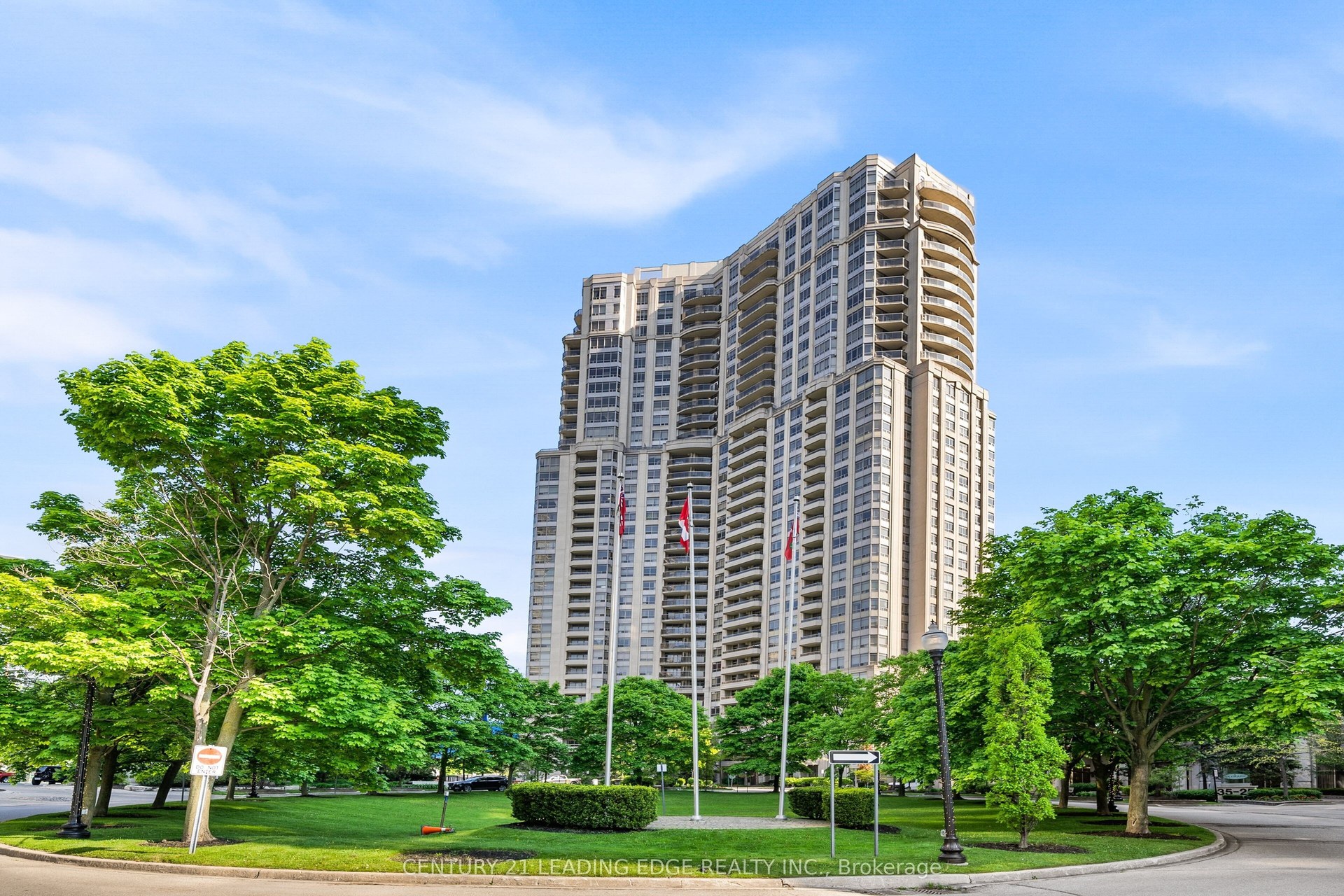 1812 - 35 Kingsbridge Garden Circle
